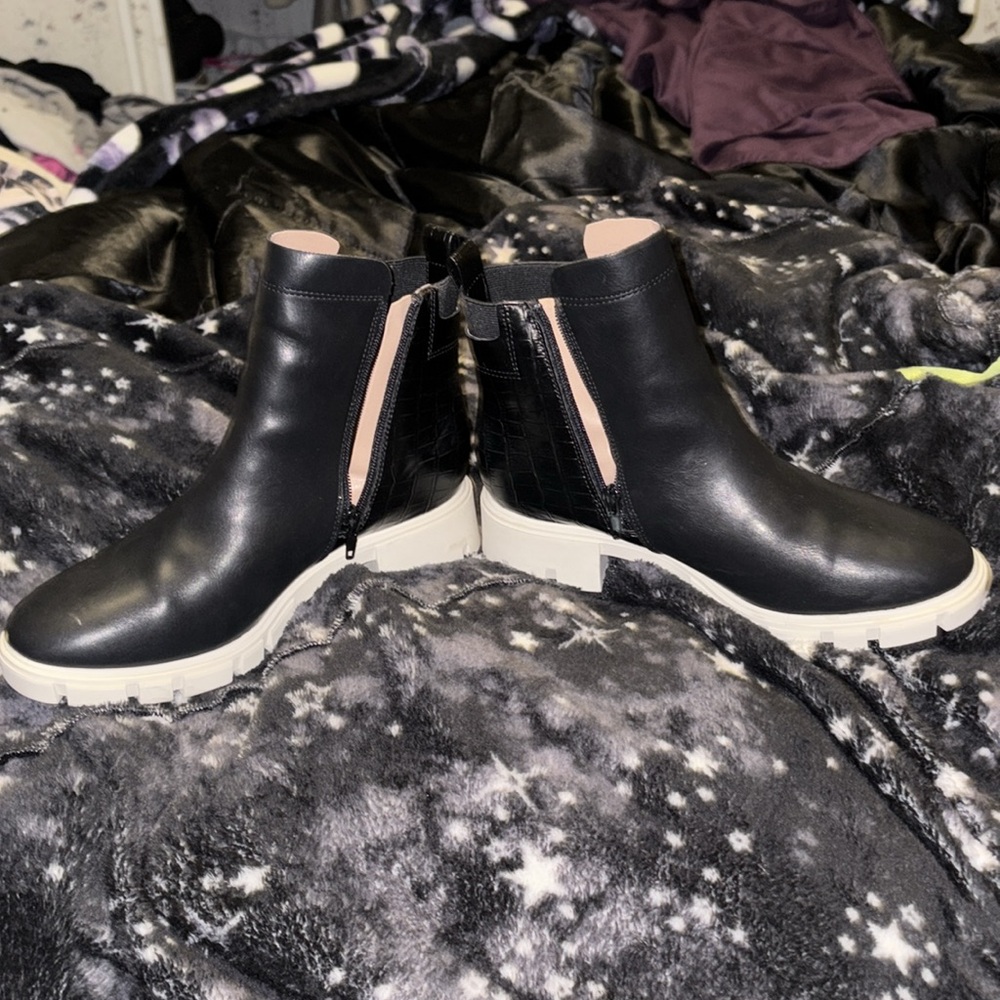 Women’s Faux leather boots size 9 - Picture 2 of 6